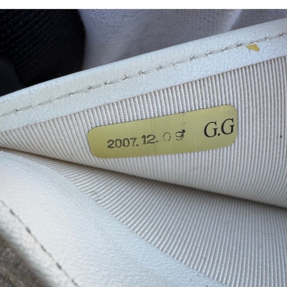 Chanel Diamond Stitch Quilted Wallet White Silver with Holo, Card and Box - EUC - Picture 4 of 14